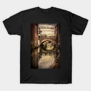 The Water Bridge In Newbury T-Shirt